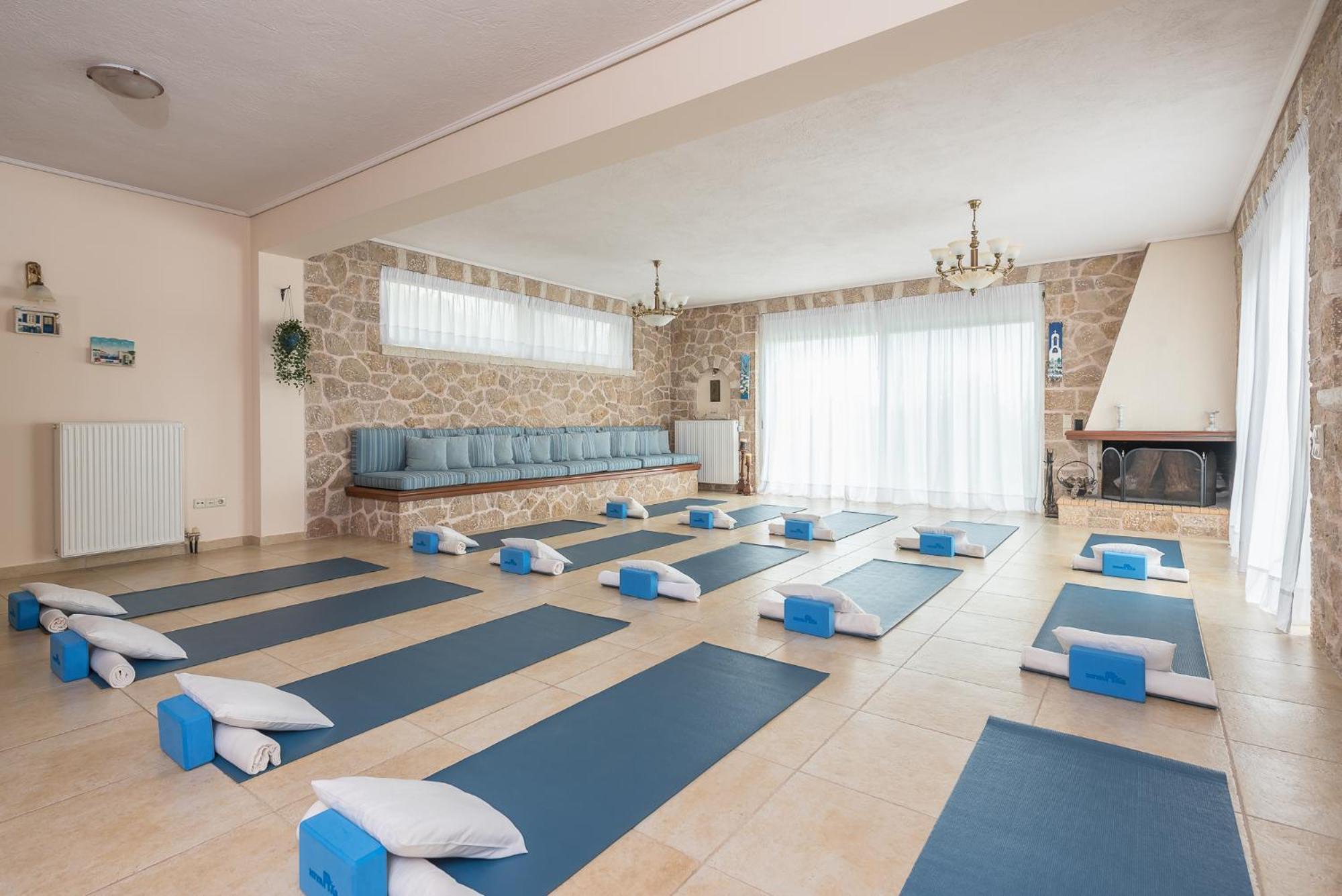 Luxe Villa Amfiario In Attica Region, Pool & Breathtaking Views! Kalamos  Exterior photo